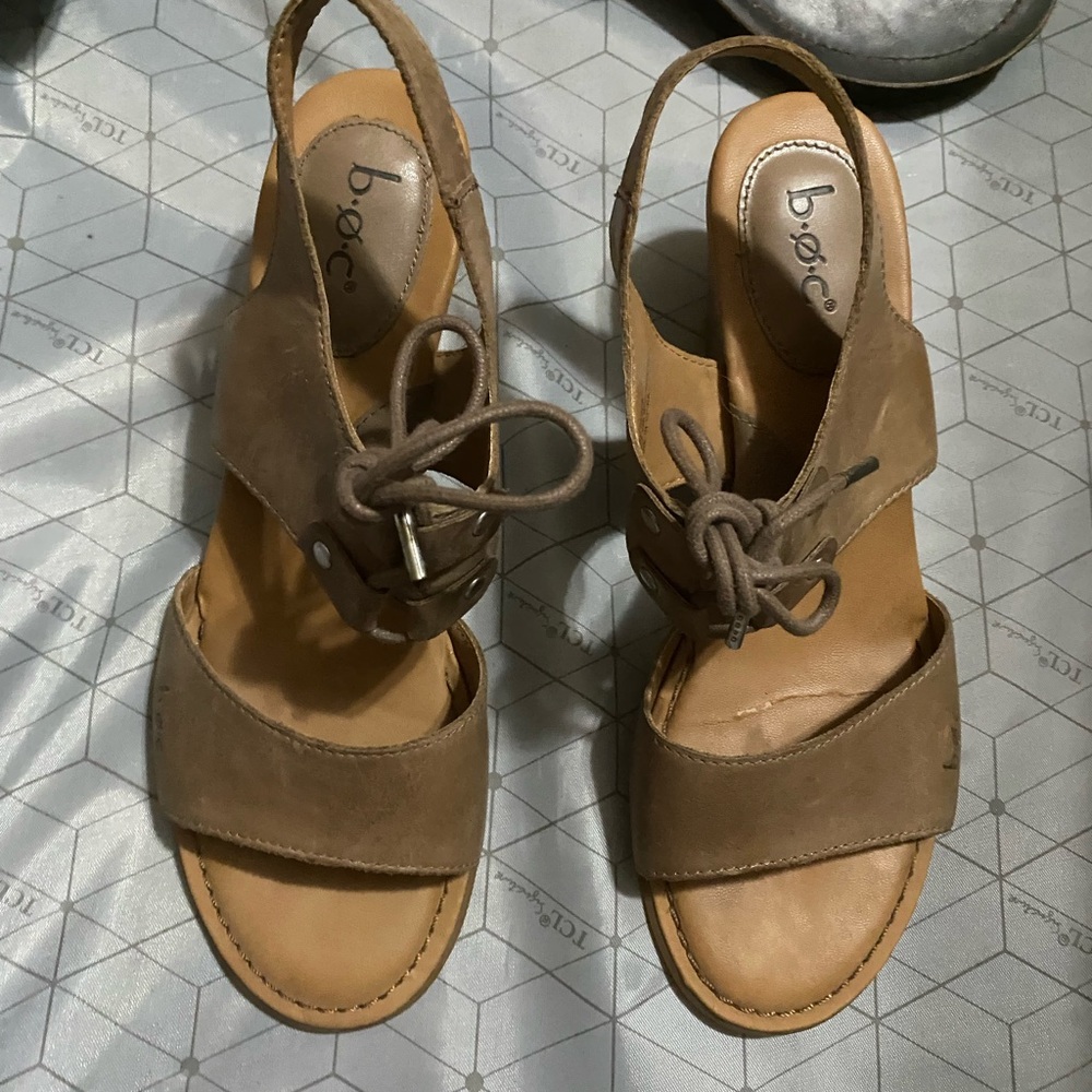 b.o.c. Women's Brown Slingback Sandals